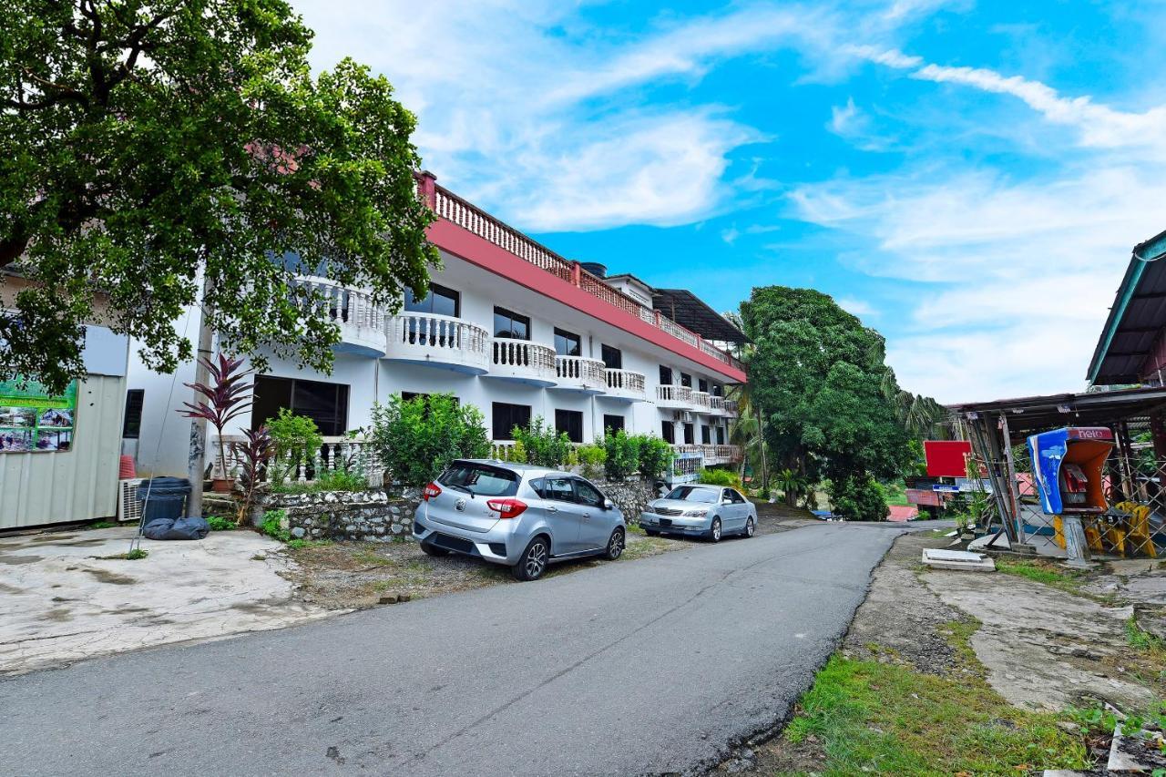 Oyo 90565 Teresek View Motel Kuala Tahan Exterior foto